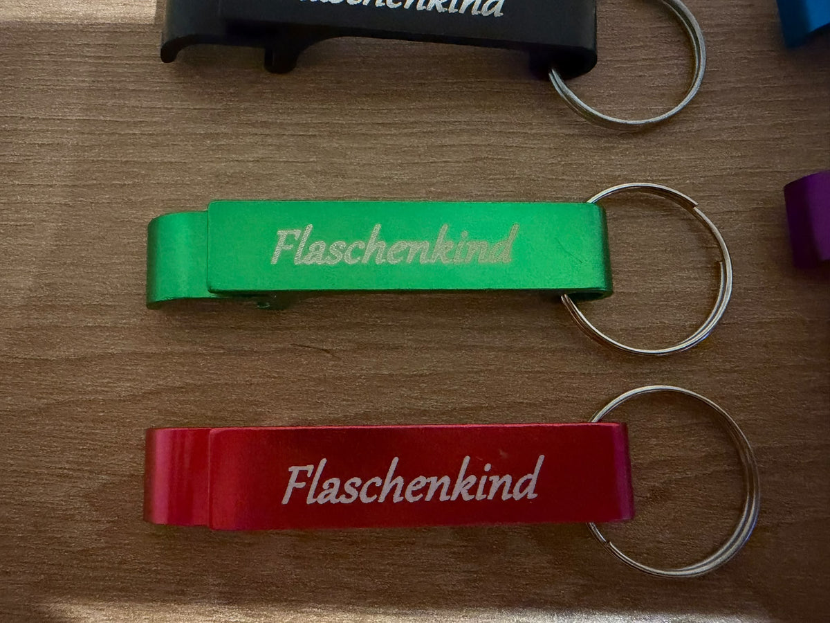 Flaschenkind – Flaschenöffner mit Schlüsselanhänger